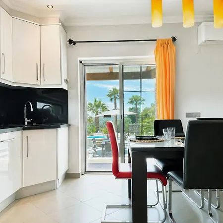 Topazio - 4 Bedrooms, Private Pool, Jacuzzi, Airco & Sea Views! São Brás de Alportel