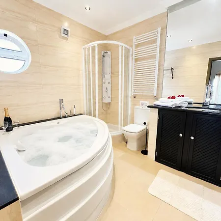Topazio - 4 Bedrooms, Private Pool, Jacuzzi, Airco & Sea Views! Villa *