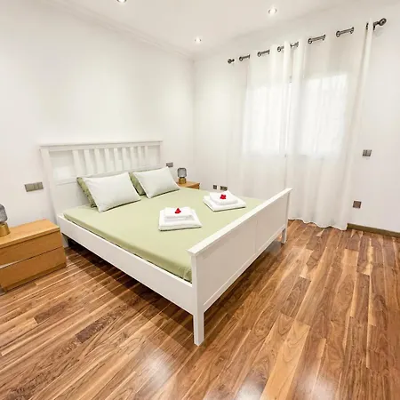 Villa Topazio - 4 Bedrooms, Private Pool, Jacuzzi, Airco & Sea Views! *