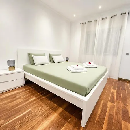 Вилла Topazio - 4 Bedrooms, Private Pool, Jacuzzi, Airco & Sea Views!