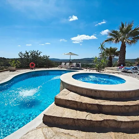 Topazio - 4 Bedrooms, Private Pool, Jacuzzi, Airco & Sea Views! Villa São Brás de Alportel